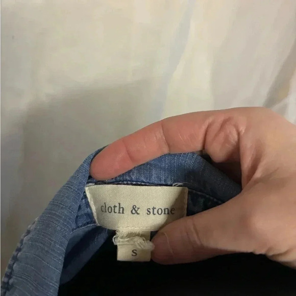 Cloth & Stone Denim Chambray Tunic S Oversized Draped Fit One Pocket Blouse - Picture 3 of 3